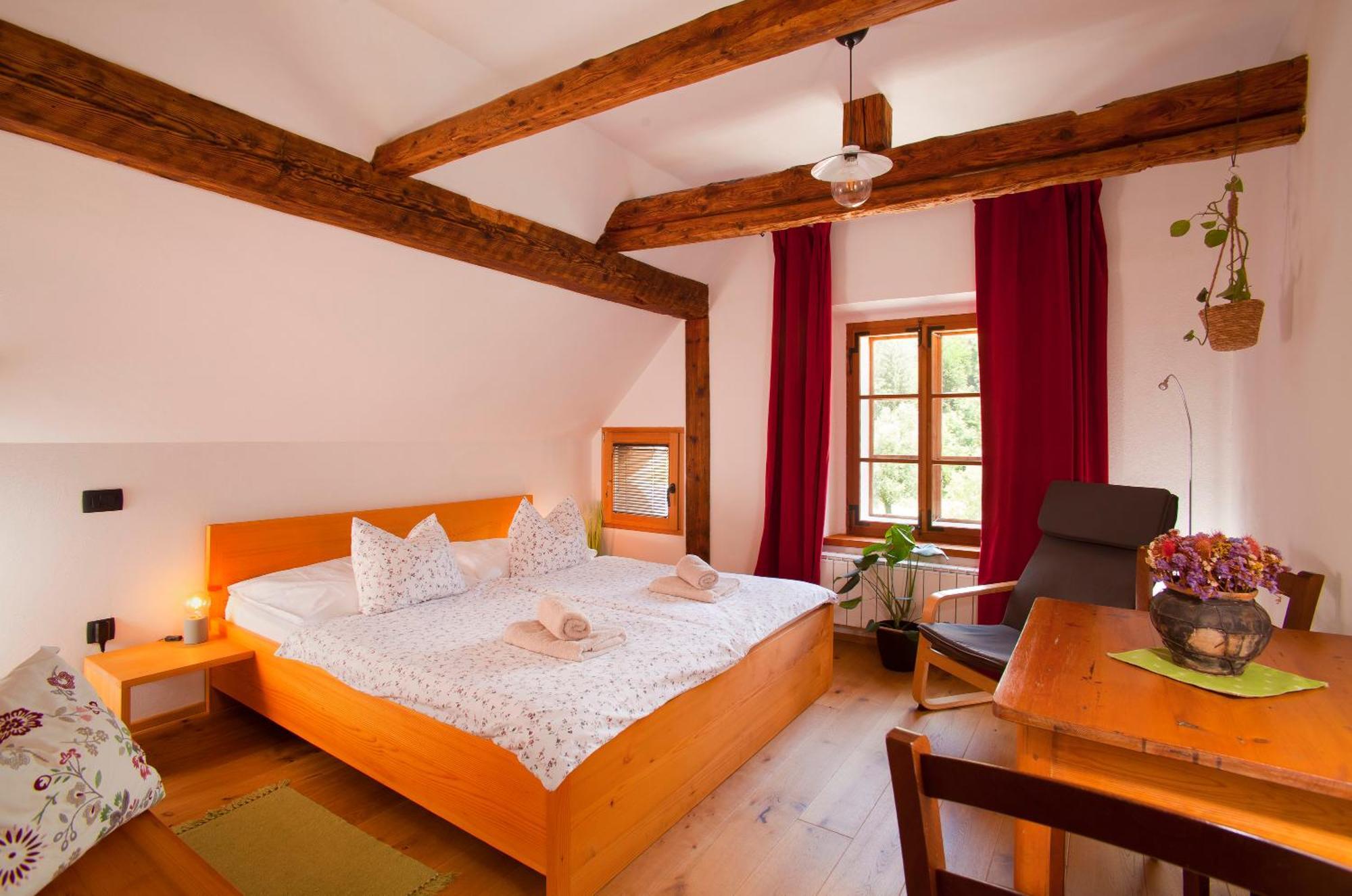 Juvanova Hous - Rooms Luče Екстериор снимка